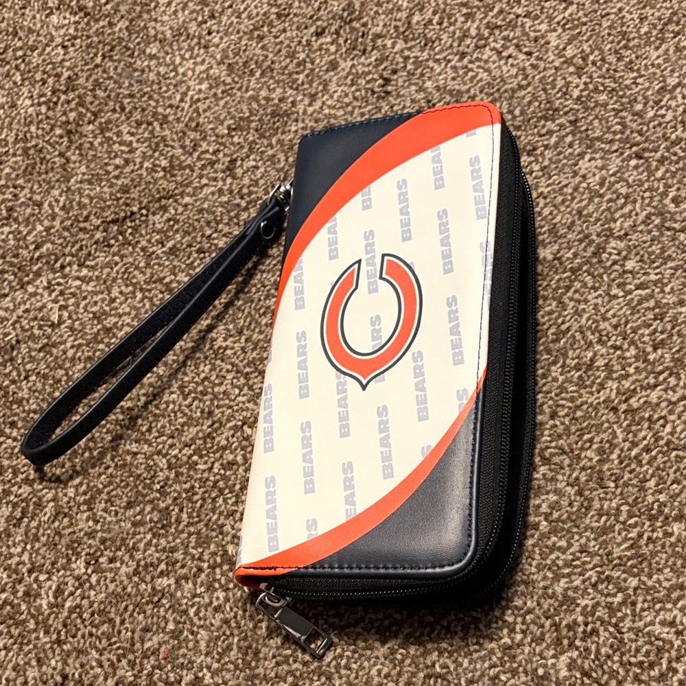 Chicago Bears Wallet with Wrist Strap